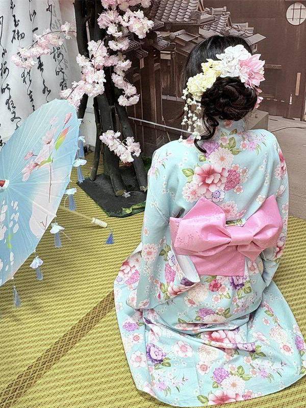 Photography Online - ชุดถ่ายภาพสไตล์กิโมโนแบบดั้งเดิมของญี่ปุ่น เสื้อคลุมอาบน้ำแฟชั่นสำหรับหญิงสาว วัสดุโพลีเอสเตอร์ จำหน่ายออนไลน์โดยเฉพาะ
