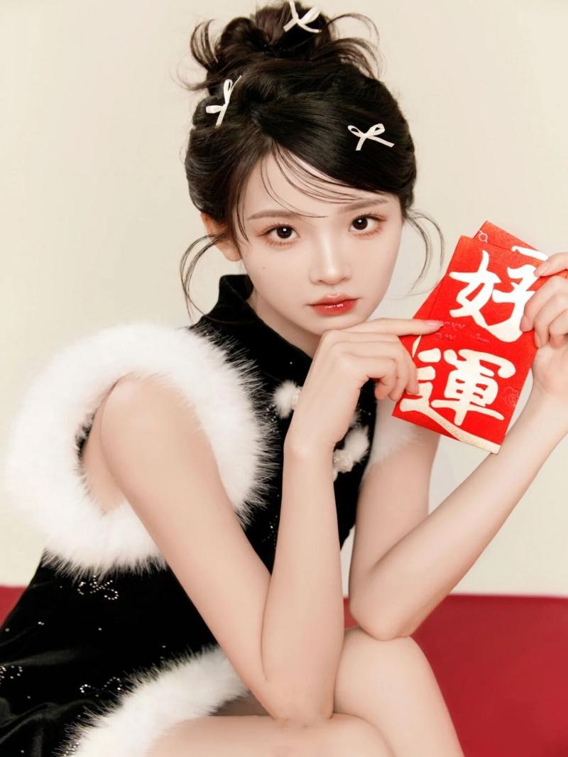 ปีใหม่ 2025 ปีงู ชุดถ่ายภาพสไต - Photography Of The Year 2025 บทวิจารณ์และราคา
